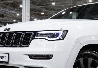 Подержанный автомобиль Jeep Grand Cherokee 2019 года (2 фото)