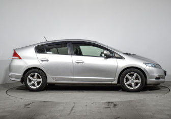 Подержанный автомобиль Honda Insight Hatchback 2009 года (4 фото)