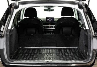 Подержанный автомобиль Audi A4 Wagon 2019 года (30 фото)