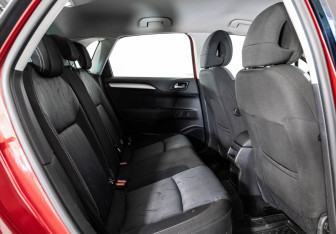 Подержанный автомобиль Citroen C4 Hatchback 2012 года (15 фото)