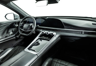 Подержанный автомобиль Exeed RX 2023 года (9 фото)