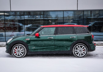 Подержанный автомобиль MINI Clubman Wagon 2018 года (8 фото)