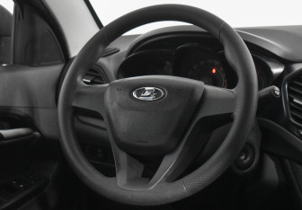 Подержанный автомобиль LADA (ВАЗ) Vesta Sedan 2017 года (14 фото)