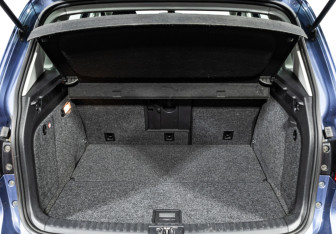 Подержанный автомобиль Volkswagen Tiguan 2011 года (17 фото)