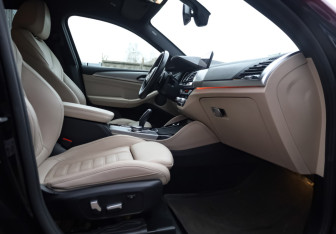 Подержанный автомобиль BMW X4 2019 года (26 фото)