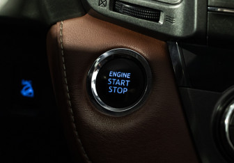 Подержанный автомобиль Toyota RAV4 2013 года (19 фото)