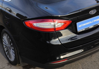Подержанный автомобиль Ford Mondeo Sedan 2019 года (7 фото)