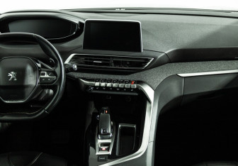 Подержанный автомобиль Peugeot 5008 Suv 2019 года (14 фото)