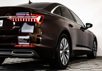 Подержанный автомобиль Audi A6 Sedan 2020 года (5 фото)