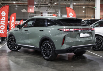 Подержанный автомобиль Exeed RX 2023 года (15 фото)