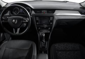 Подержанный автомобиль Skoda Rapid Liftback 2019 года (13 фото)