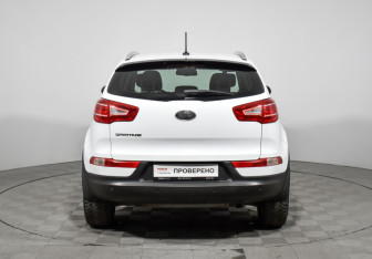 Подержанный автомобиль Kia Sportage 2011 года (6 фото)