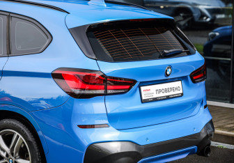 Подержанный автомобиль BMW X1 2020 года (12 фото)