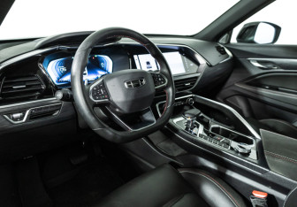 Подержанный автомобиль Geely Tugella 2023 года (11 фото)