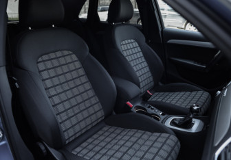 Подержанный автомобиль Audi Q3 2016 года (22 фото)