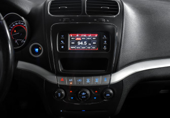 Подержанный автомобиль Dodge Journey 2011 года (16 фото)