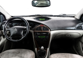 Подержанный автомобиль Citroen C5 Liftback 2001 года (10 фото)