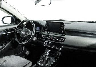 Подержанный автомобиль Kia Seltos 2020 года (9 фото)