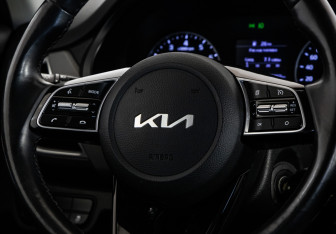 Подержанный автомобиль Kia Seltos 2021 года (13 фото)