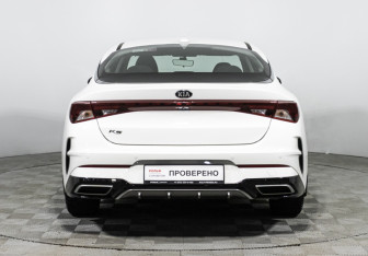 Подержанный автомобиль Kia K5 2020 года (6 фото)