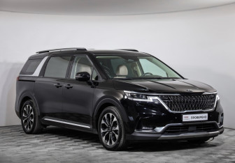 Подержанный автомобиль Kia Carnival 2021 года (3 фото)