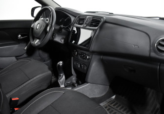 Подержанный автомобиль Renault Logan Sedan 2014 года (13 фото)
