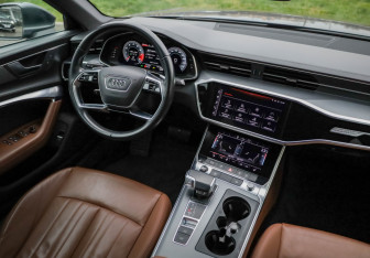 Подержанный автомобиль Audi A6 Sedan 2021 года (10 фото)