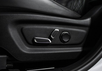 Подержанный автомобиль Changan UNI-K 2023 года (16 фото)