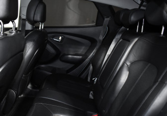 Подержанный автомобиль Hyundai ix35 2012 года (12 фото)