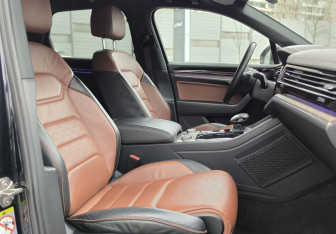 Подержанный автомобиль Volkswagen Touareg 2019 года (20 фото)