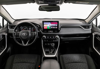 Подержанный автомобиль Toyota RAV4 2020 года (12 фото)