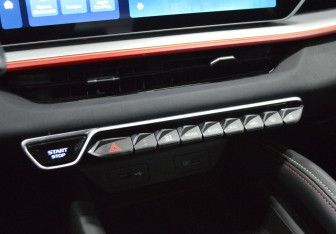 Подержанный автомобиль Geely Coolray 2024 года (15 фото)