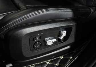 Подержанный автомобиль BMW X7 2020 года (29 фото)