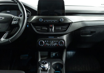 Подержанный автомобиль Ford Focus Wagon 2019 года (14 фото)