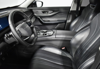 Подержанный автомобиль Exeed LX 2024 года (10 фото)