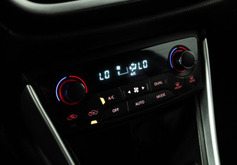 Подержанный автомобиль Suzuki SX4 Hatchback 2014 года (15 фото)