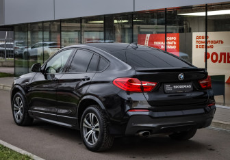 Подержанный автомобиль BMW X4 2015 года (7 фото)