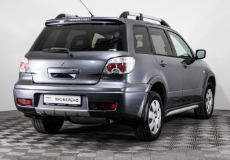 Подержанный автомобиль Mitsubishi Outlander 2007 года (5 фото)