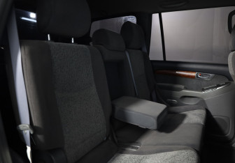 Подержанный автомобиль Toyota Land Cruiser Prado 2007 года (14 фото)