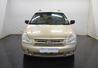 Подержанный автомобиль Kia Carnival 2007 года (2 фото)
