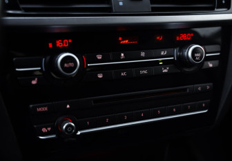 Подержанный автомобиль BMW X4 2016 года (18 фото)