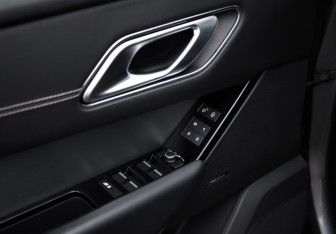 Подержанный автомобиль Land Rover Range Rover Velar 2019 года (15 фото)