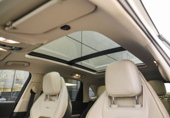 Подержанный автомобиль Hongqi HS3 2024 года (25 фото)