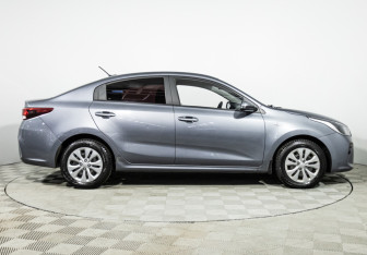 Подержанный автомобиль Kia Rio Sedan 2020 года (4 фото)