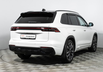 Подержанный автомобиль Geely Monjaro 2023 года (5 фото)