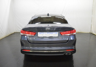 Подержанный автомобиль Kia Optima Sedan 2017 года (6 фото)