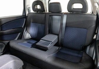 Подержанный автомобиль Mitsubishi Outlander 2007 года (16 фото)