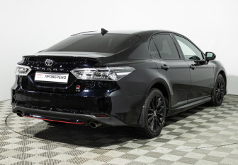 Подержанный автомобиль Toyota Camry Sedan 2022 года (5 фото)