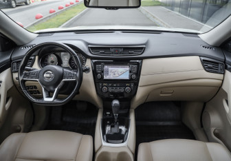 Подержанный автомобиль Nissan X-Trail 2019 года (11 фото)
