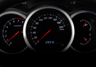 Подержанный автомобиль Suzuki Grand Vitara 2008 года (17 фото)